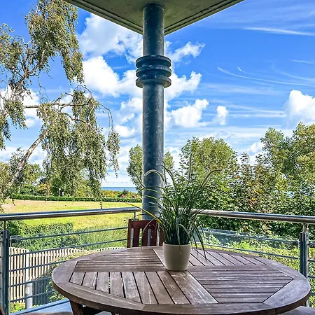 Duenenblick 46 *